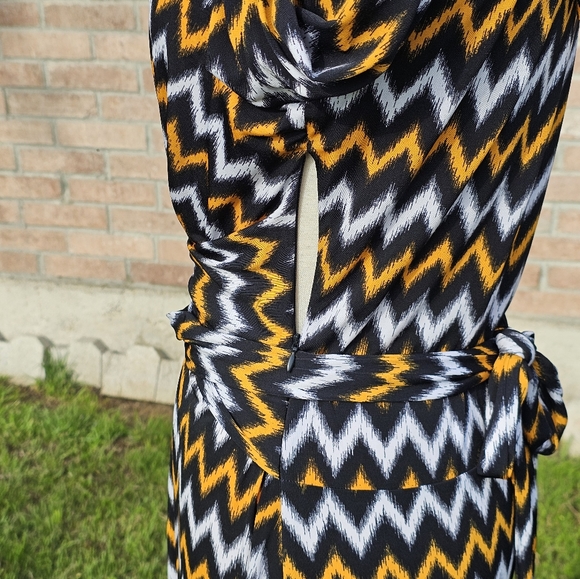 Micheal Kors chevron midi dress - Picture 7 of 10
